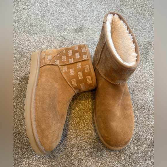 UGG Chestnut Shearling Boots Size 15 - Picture 1 of 5